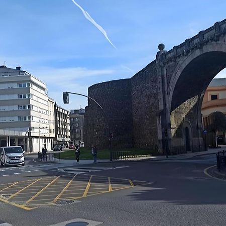 Adarve, Con Parking Y Vistas A La Muralla Lugo Exterior photo