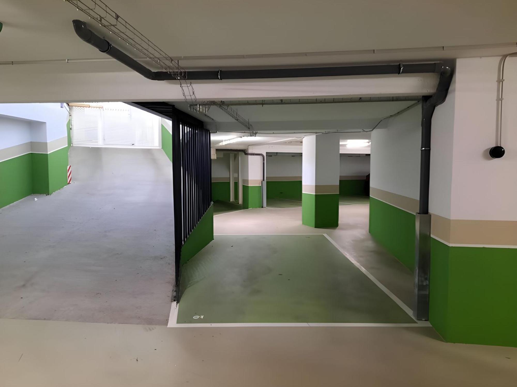 Adarve, Con Parking Y Vistas A La Muralla Lugo Exterior photo