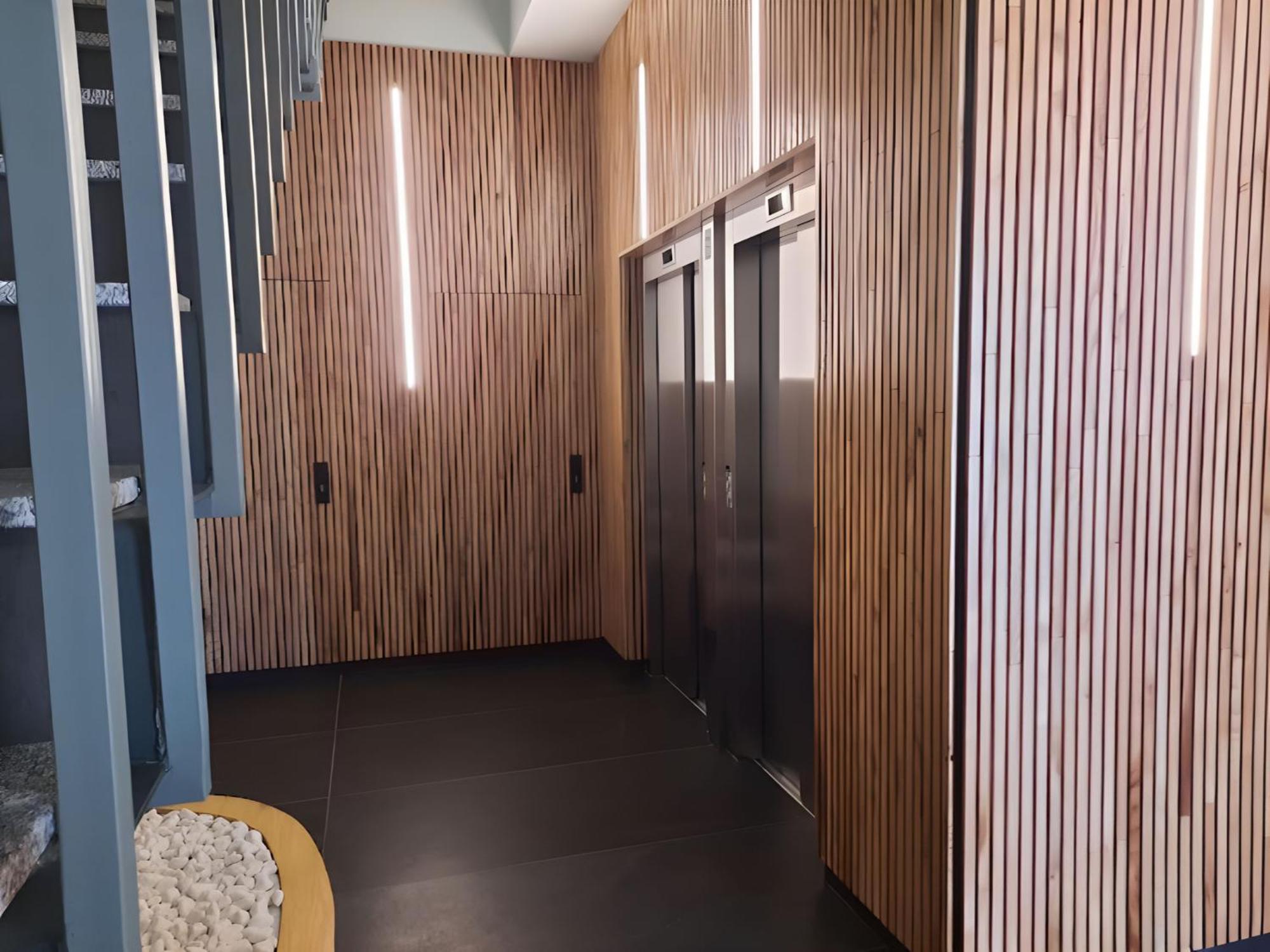 Adarve, Con Parking Y Vistas A La Muralla Lugo Exterior photo